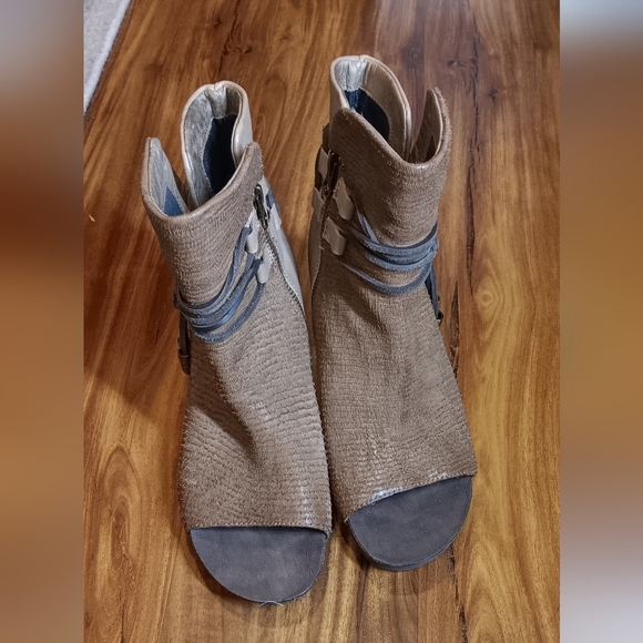 OTBT Shoes - OTBT Vagabond Bootie 8 Color Otter